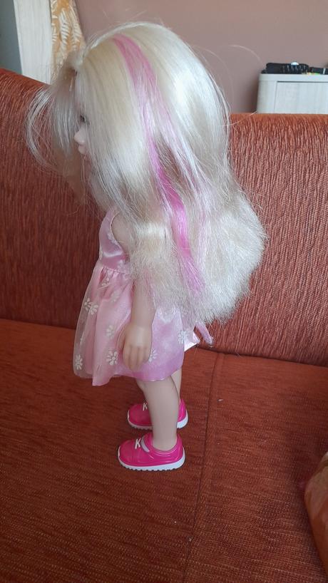 Chodiaca bábika adelka,