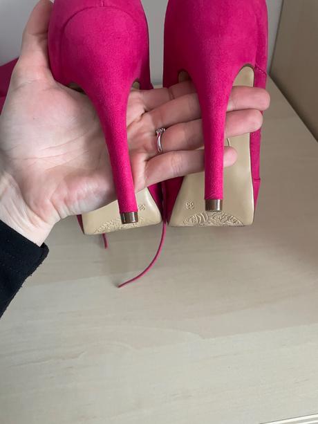 Ruzove sandale vel 38, deichmann,38