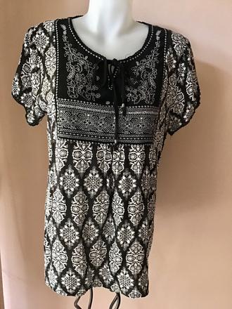 Blúzka 40/42. /37, 42