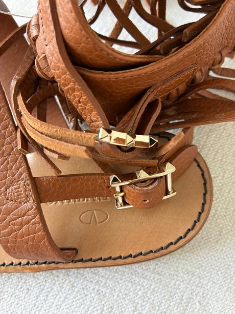 Valentino sandále v.39, 39