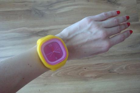 Žlto-ružové hodinky, 