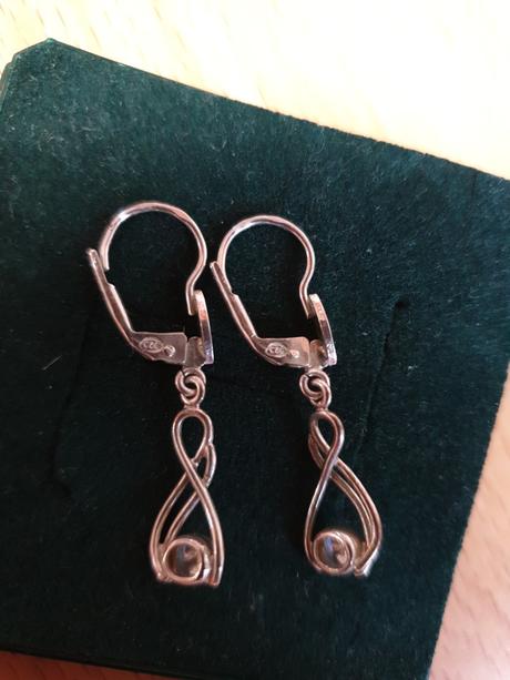 Strieborne vysiace nausnice, 