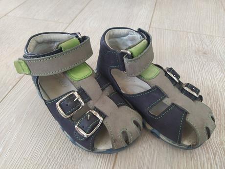 Sandálky, essi,23