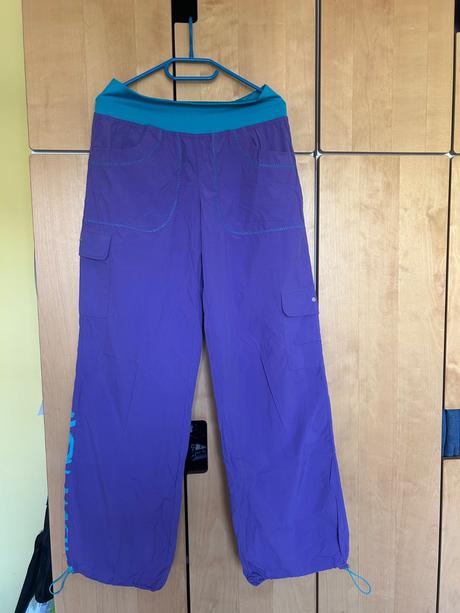 Športové nohavice, 40