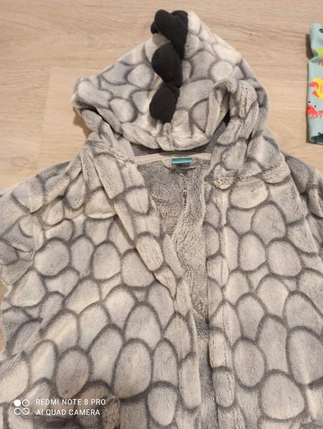 Plavky a župan pre chlapca, 104–116