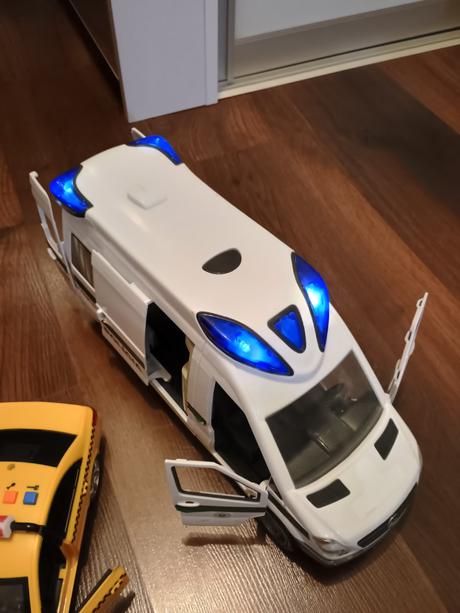 Autá policajné,taxík,formula, 