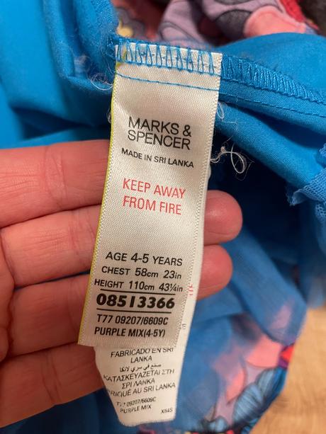 Nádherné šaty, marks & spencer,110