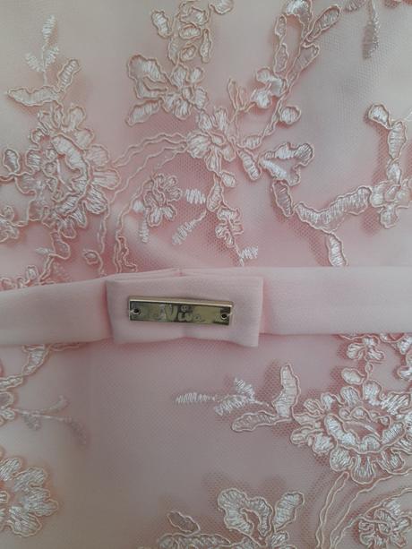 Spolocenske saty, 42