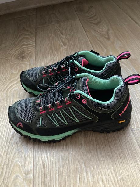 Turisticke topanky, 36