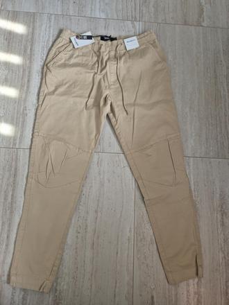 Nohavice, pull&bear,44