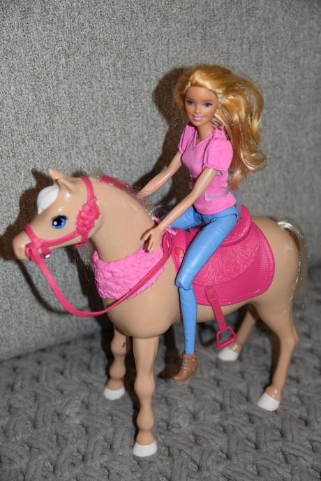 Barbie a tancujúci kôň, 