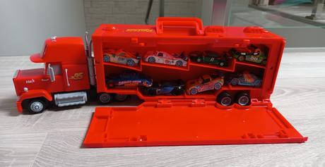 Kamión mc queen a 18ks autíčok, 