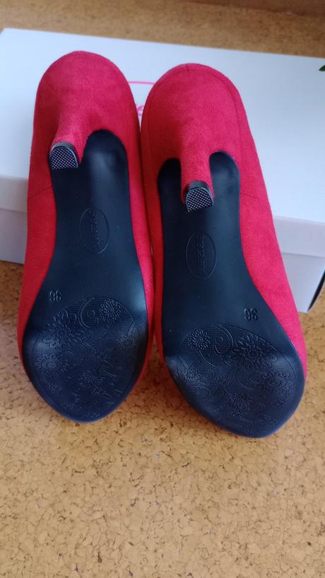 Červené lodičky, graceland,36