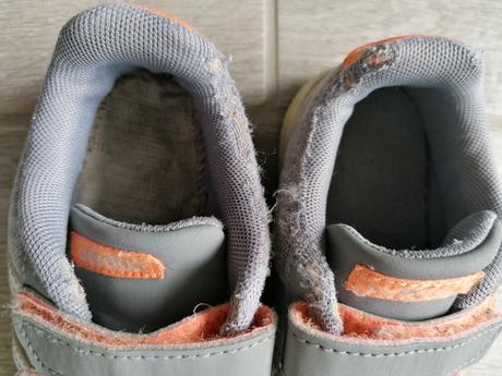 Dvoje tenisky, adidas,26