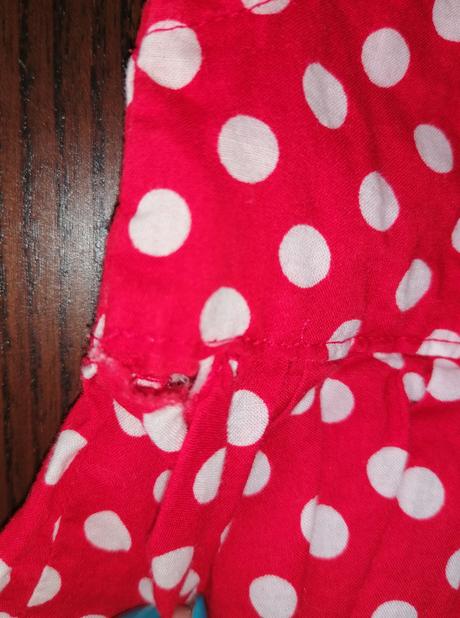 Červené bodkované saty, h&m,74