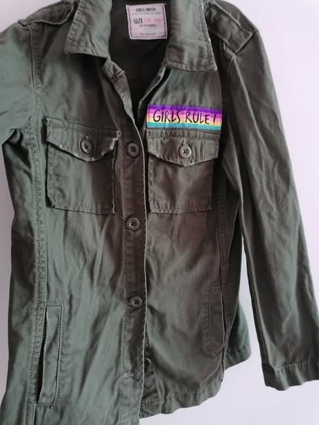 Riflovy kabátik, 134