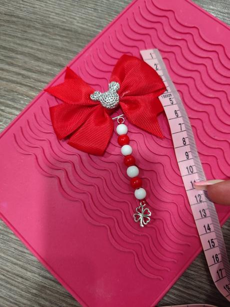 Červená mašlička na kočík, 