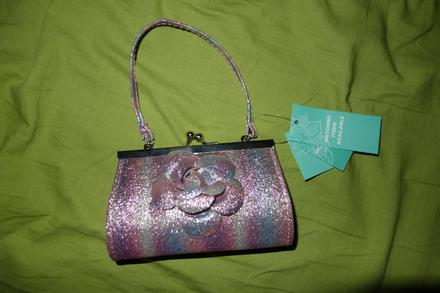 Nova sviatocna kabelka monsoon,