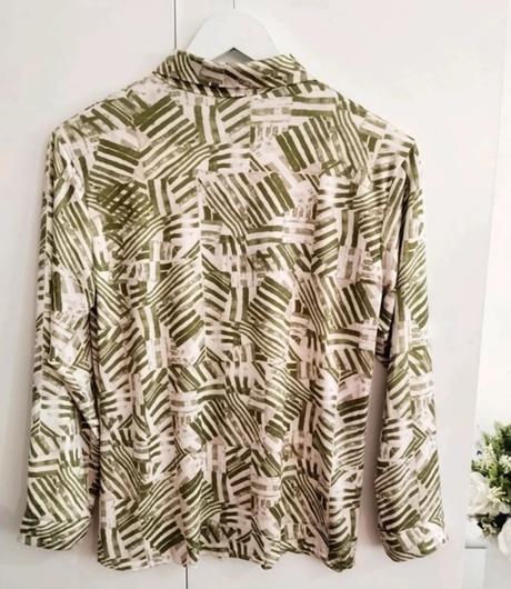 Elegantná vzorovaná blúzka v zelených tónoch, 38 / m