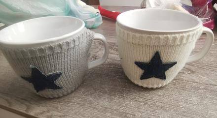 Hrnčeky s oblečením, 