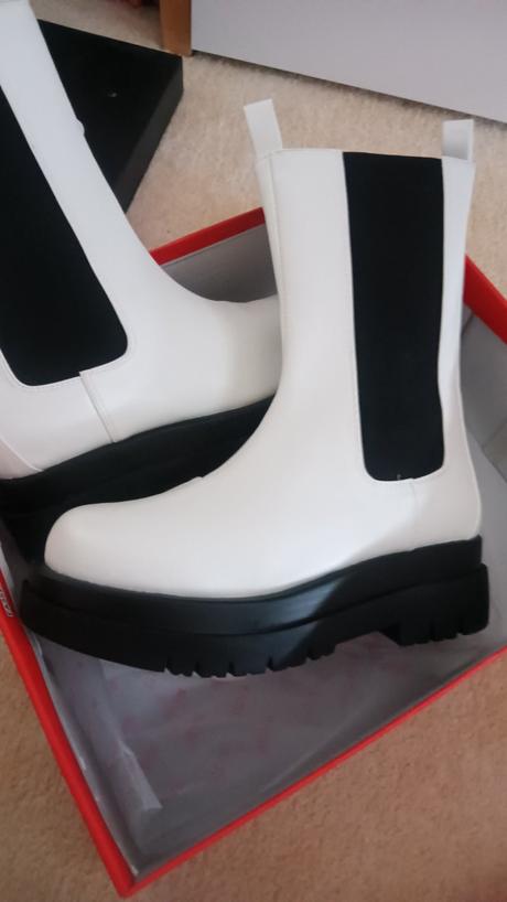 Nové nenosené čižmy kendall zn. raid, 39