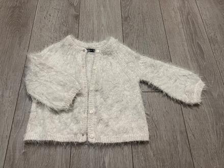 Biely chlpatý svetrik, reserved,92