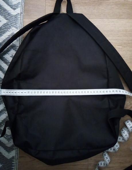 Priestranný pevný ruksak unisex,
