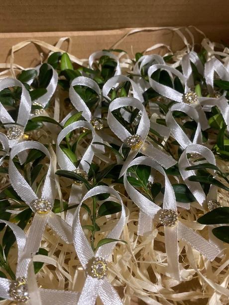 Svadobne pierka prírodné,