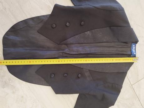 Frak s nohavicami, 104