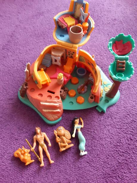 Polly pocket zn. bluebird pocahontas, 