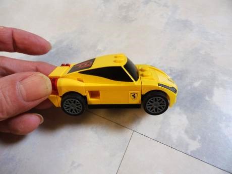 Talizman ferrari autíčko, 