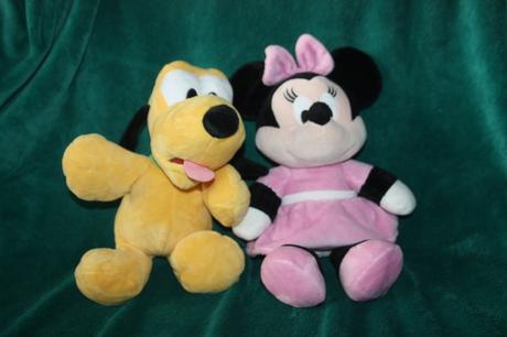Minnie a pluto 35 cm,