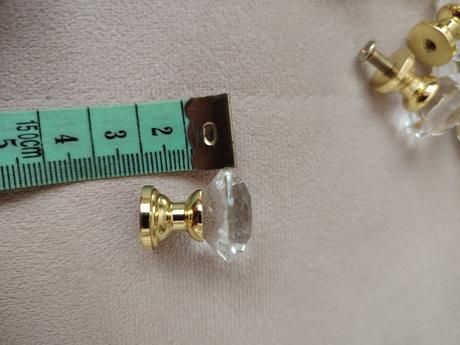 Nové elegantné úchytky na nábytok set 19 ks, 