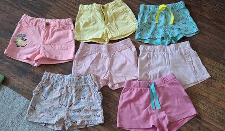 Šortky, in extenso,98