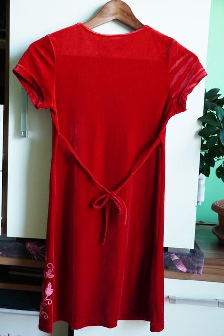 Detské červené šaty, 152