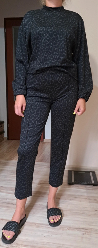 Krásny komplet nohavíc a mikiny značky f&f, f&f,m