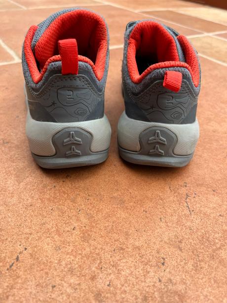 Turisticke topanky quechua, quechua,33