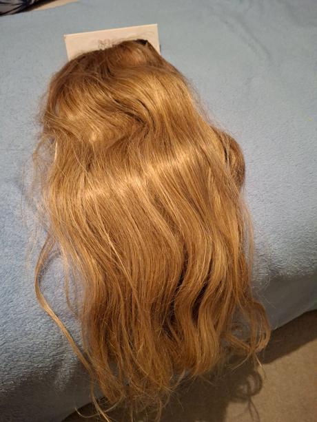 Cop z rovných vlasov,