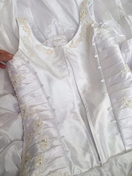 Biele saténove precízne spracovaní zn.jasmine, 36 / 38 / 40