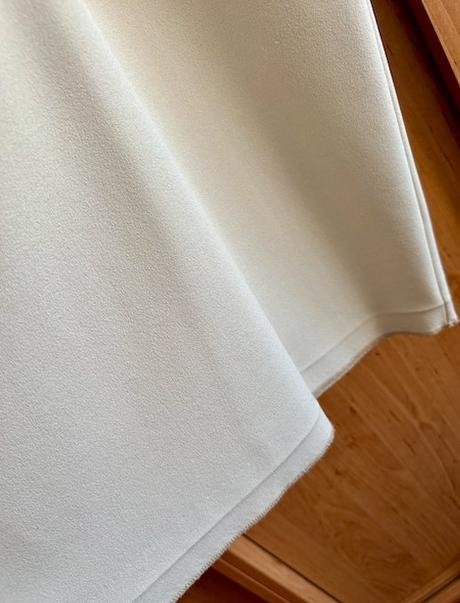 Omega béžové púzdrové šaty s koženkovým pásom, l