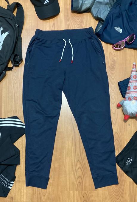 Tmavomodré tepláky s bielymi šnúrkami, authority,l