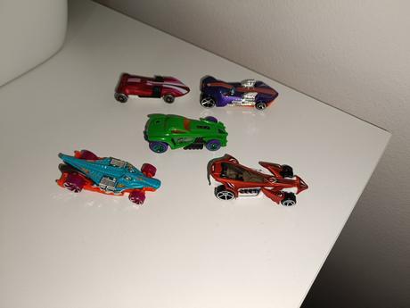 Hot wheels auta 5ks,