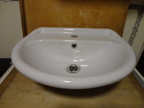 Umývadlo keramické, 