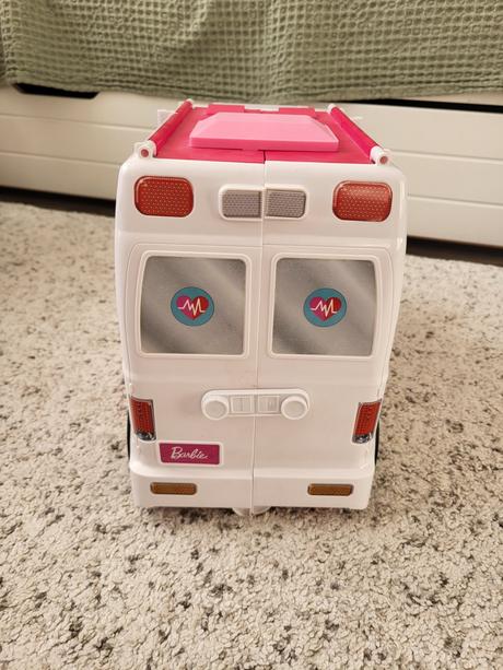 Barbie sanitka, 