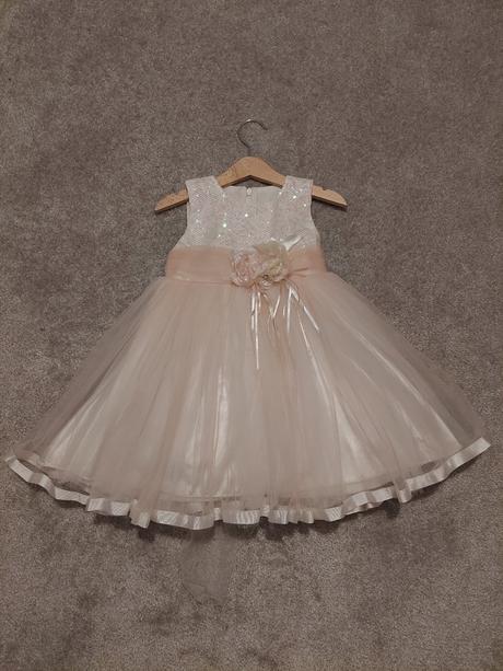 Slávnostné šaty, 86