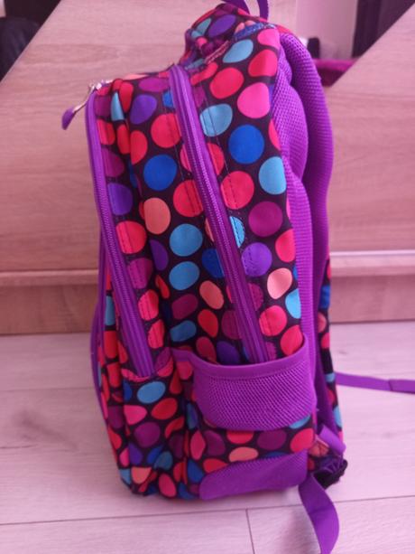 Bodkovaný školský batoh, 