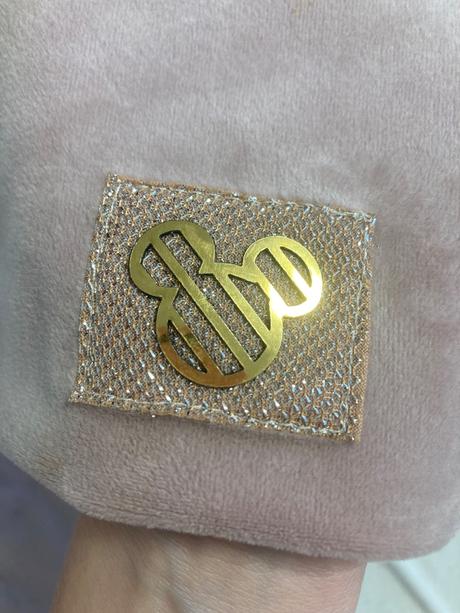 Čiapka a nakrčnik, 