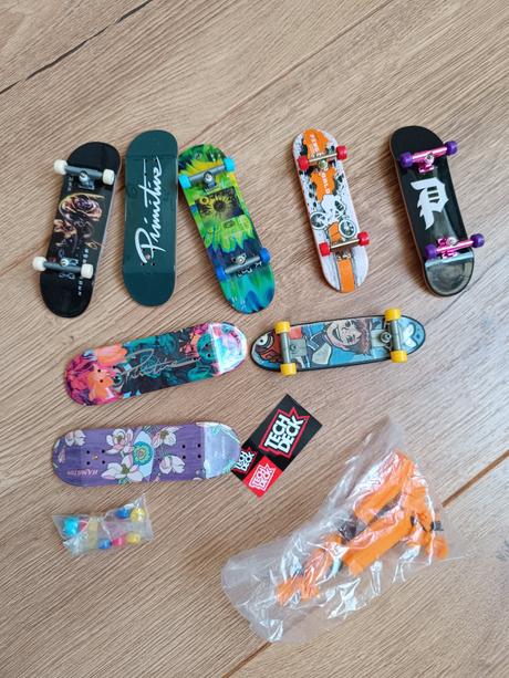 Prstove skateboardy s rampami,