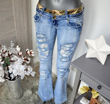 Rifle s maskáčovým vzhľadom-s, s