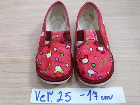 Papučky, 25